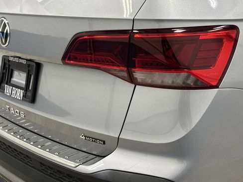 Used 2022 Volkswagen Taos SE image 29