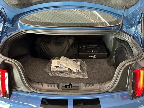 Used 2021 Ford Mustang Shelby GT500 w/ Carbon Fiber Track Pack RWD image 11