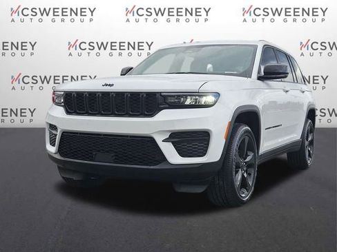 New 2025 Jeep Grand Cherokee Altitude RWD image 1