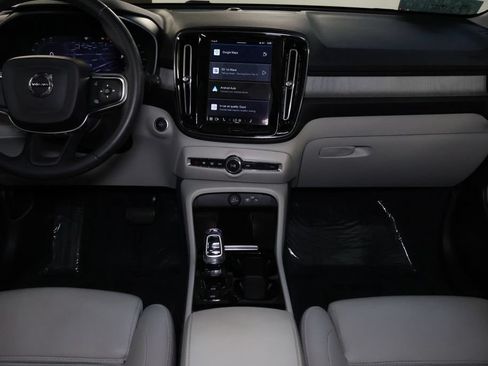 Used 2024 Volvo XC40 B5 Plus AWD/4WD image 19