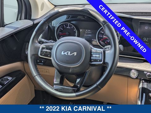 Used 2022 Kia Carnival EX FWD image 19