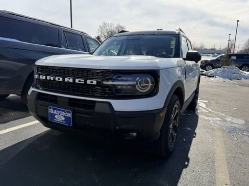 Used 2025 Ford Bronco Sport Outer Banks w/ Outer Banks Tech Package+ image 2