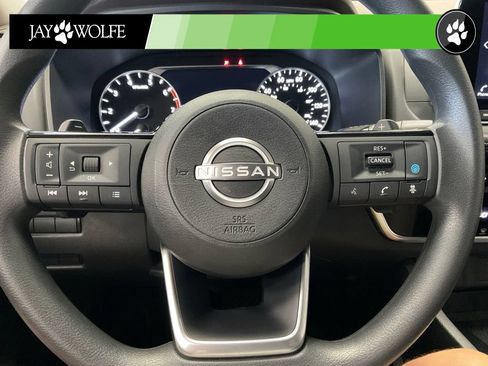 Used 2023 Nissan Rogue SV AWD/4WD image 11