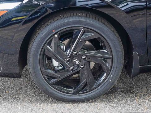 New 2026 Hyundai Elantra SEL Sport Premium image 10