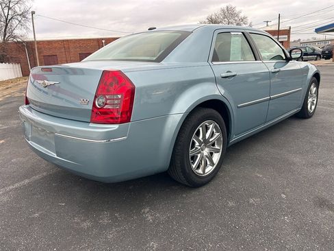 Used 2009 Chrysler 300 Touring image 3