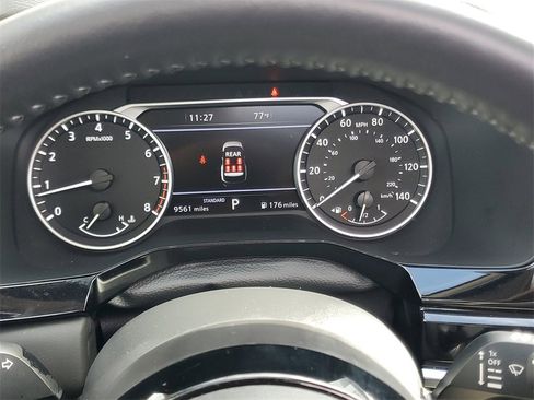 Certified 2025 Nissan Pathfinder SL w/ SL Premium Package image 24