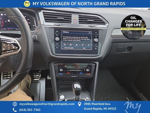 Used 2022 Volkswagen Tiguan SEL R-Line image 21