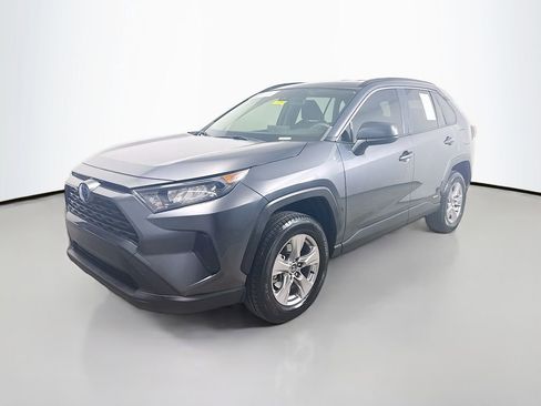 Used 2022 Toyota RAV4 LE image 3