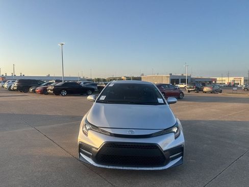 Used 2021 Toyota Corolla SE image 4