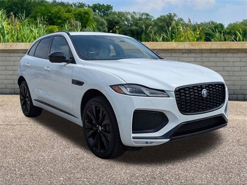 New 2026 Jaguar F-PACE R-Dynamic S image 3