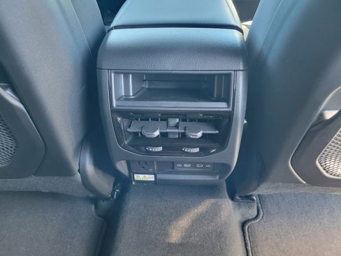 New 2026 Jeep Grand Cherokee Altitude image 18