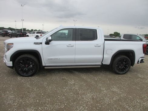 New 2026 GMC Sierra 1500 Denali w/ Denali Reserve Package AWD/4WD image 9
