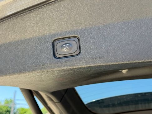 Used 2018 Ford Explorer XLT w/ Equipment Group 202A AWD/4WD image 28