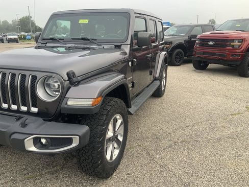Used 2020 Jeep Wrangler Unlimited Sahara AWD/4WD image 15