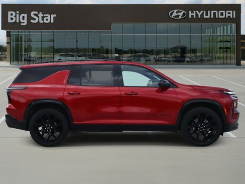 Used 2024 Chevrolet Traverse RS w/ LPO, Floor Liner Package image 5