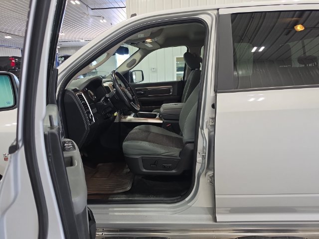 Used 2017 RAM 1500 Big Horn AWD/4WD image 22