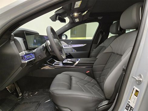 Used 2025 BMW 760i xDrive 760i xDrive image 17