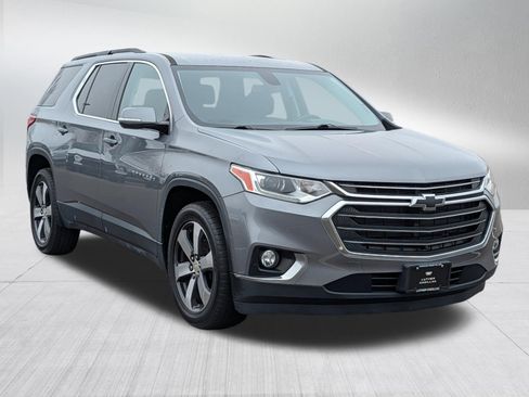 Used 2019 Chevrolet Traverse LT w/ LT Premium Package image 2