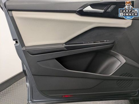 Used 2025 Volkswagen Taos S image 8