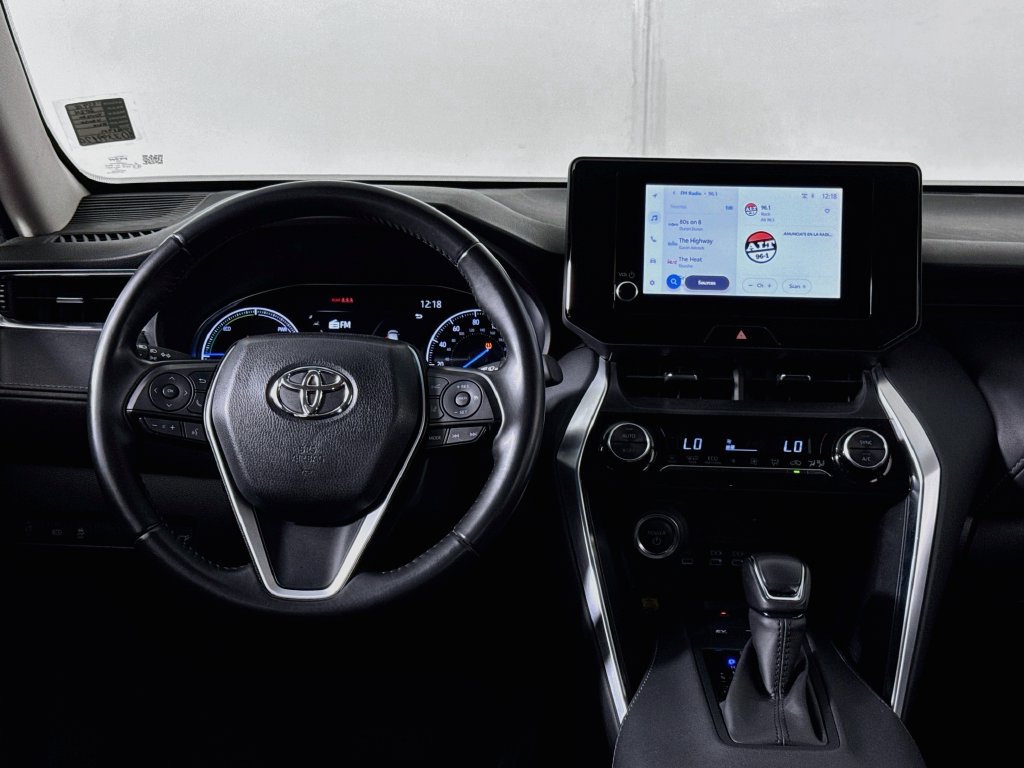 Used 2024 Toyota Venza LE AWD/4WD image 12