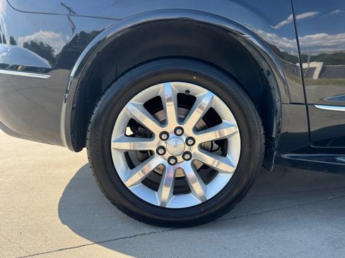 Used 2013 Buick Enclave Premium FWD image 27
