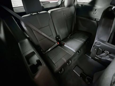 Used 2023 Chevrolet Traverse RS AWD/4WD image 30