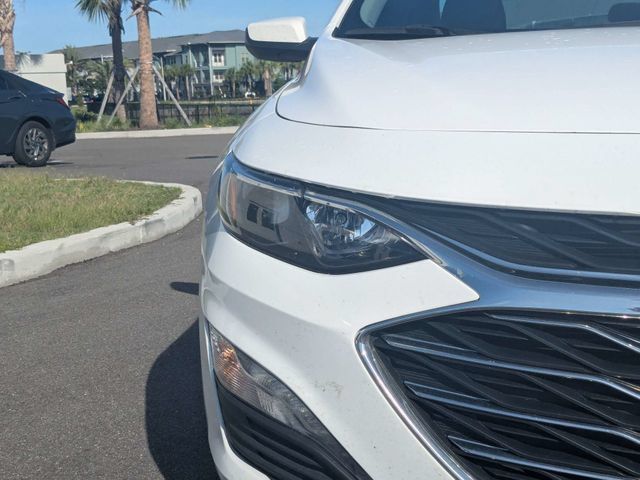 Used 2025 Chevrolet Malibu LT FWD image 9