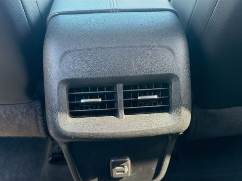 Used 2020 Chevrolet Equinox Premier image 22