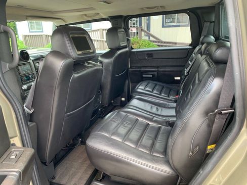 Used 2005 HUMMER H2 SUT w/ Preferred Equipment Group AWD/4WD image 19