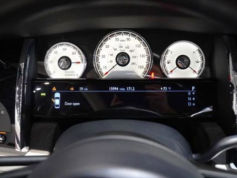 Used 2016 Rolls-Royce Wraith RWD image 23