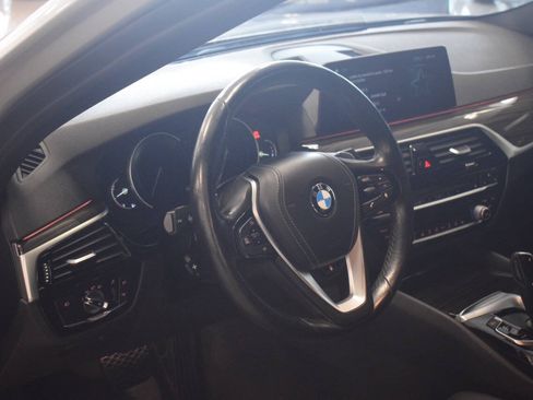 Used 2018 BMW 530i xDrive AWD/4WD image 40
