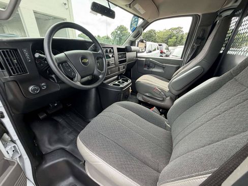 Used 2022 Chevrolet Express 2500 w/ Driver Convenience Package RWD image 13