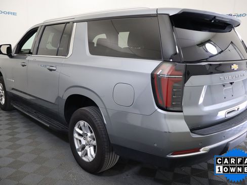 Used 2025 Chevrolet Suburban LT image 10