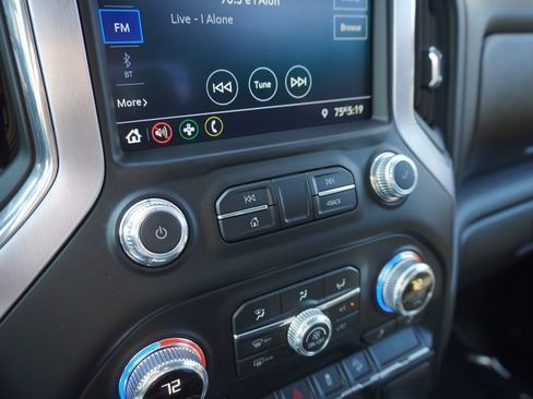 Used 2020 GMC Sierra 1500 Elevation w/ Elevation Value Package AWD/4WD image 17