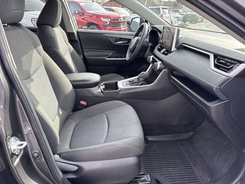 Used 2025 Toyota RAV4 XLE image 28