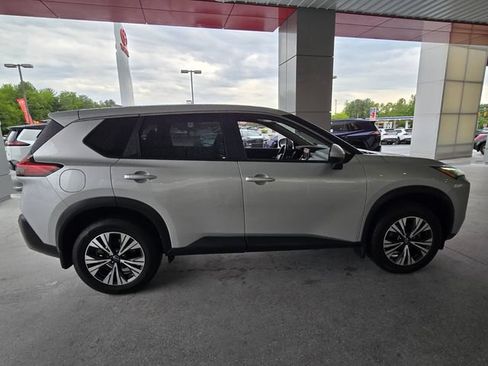 Used 2023 Nissan Rogue SV AWD/4WD image 9