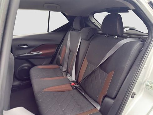 Used 2018 Nissan Kicks SR w/ Exterior Package image 13