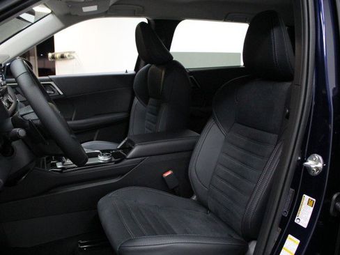 New 2025 Mitsubishi Outlander SE image 7