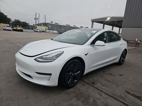 Used 2020 Tesla Model 3 Standard Range RWD image 1
