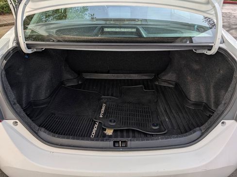 Used 2016 Toyota Corolla LE image 9