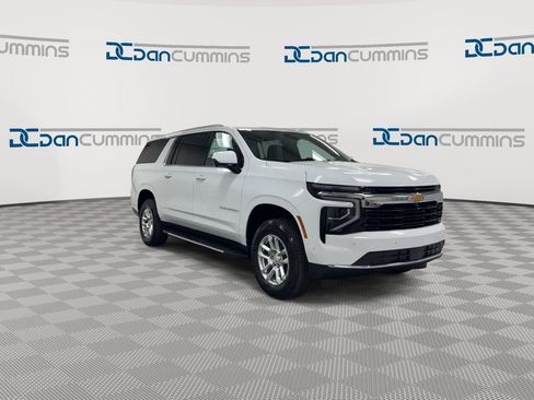 New 2026 Chevrolet Suburban LS AWD/4WD image 2