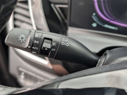 Used 2025 Kia Seltos S FWD image 35