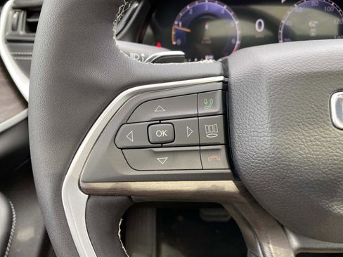 New 2026 Jeep Grand Cherokee Altitude image 14