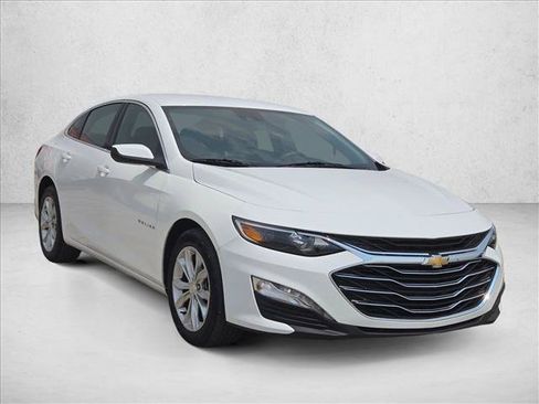 Used 2025 Chevrolet Malibu LT FWD image 3