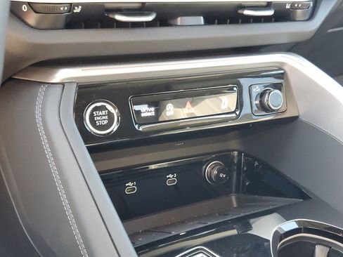 Used 2025 Audi Q5 Premium w/ Convenience Package AWD/4WD image 29