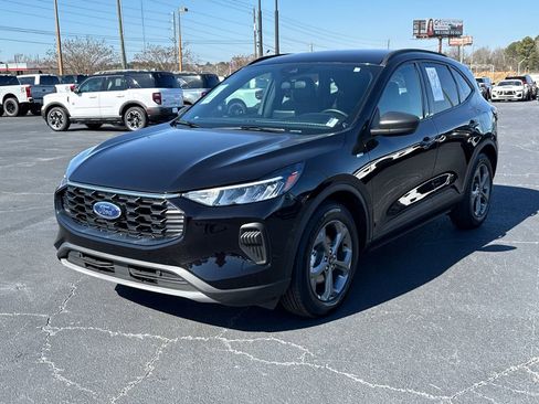 Certified 2025 Ford Escape ST-Line FWD image 3