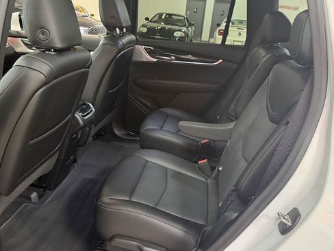 Used 2022 Cadillac XT6 Premium Luxury w/ Technology Package AWD/4WD image 46