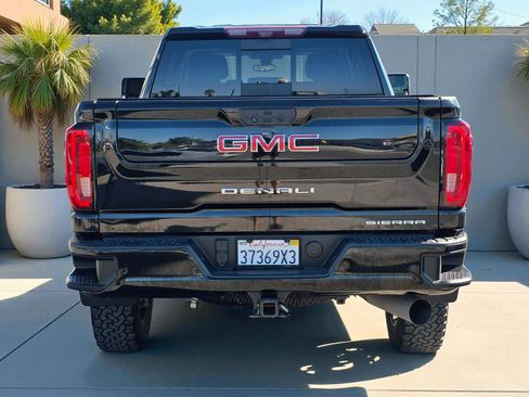 Used 2021 GMC Sierra 3500 Denali w/ Denali Black Diamond Edition image 9