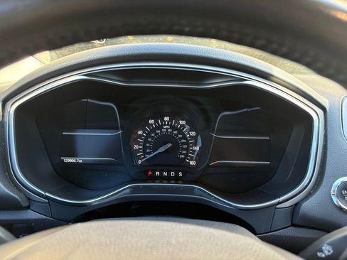 Used 2016 Ford Fusion SE w/ Equipment Group 202A image 22