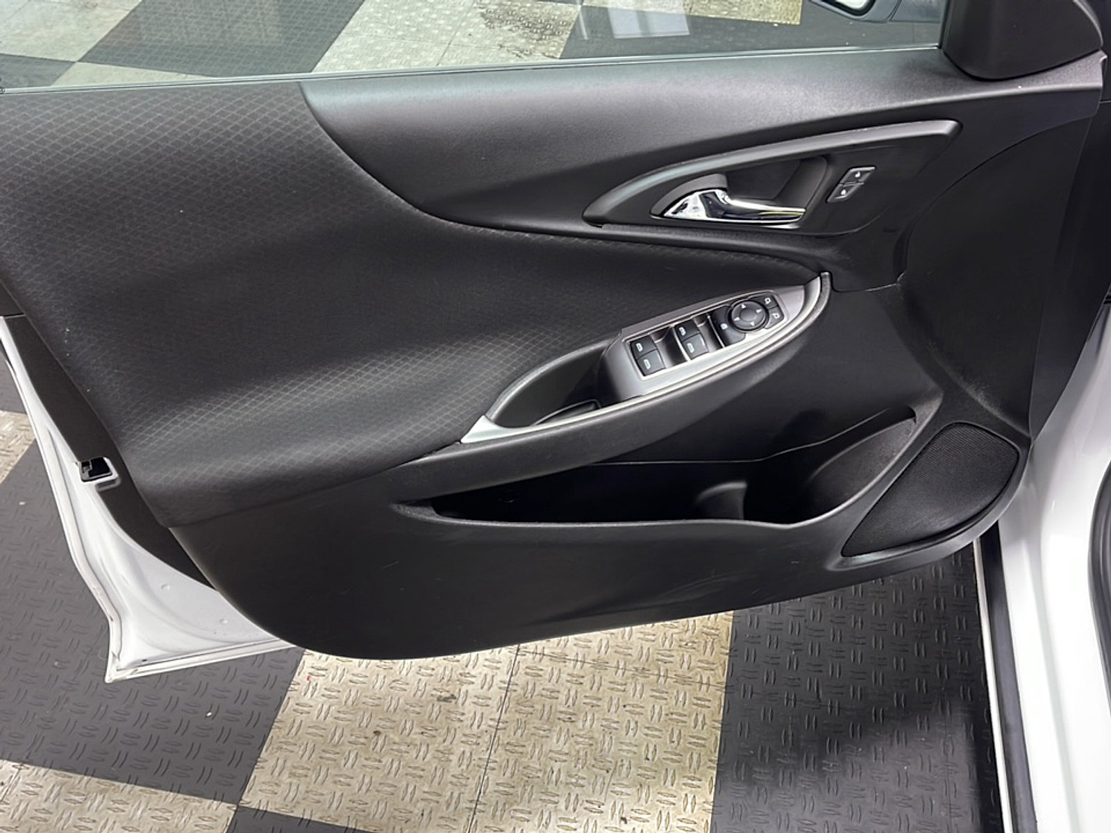 Used 2023 Chevrolet Malibu LT FWD image 7